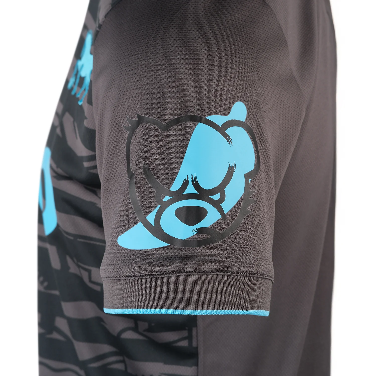 Umbro 2025/26 Junior Third Shirt - Image 9