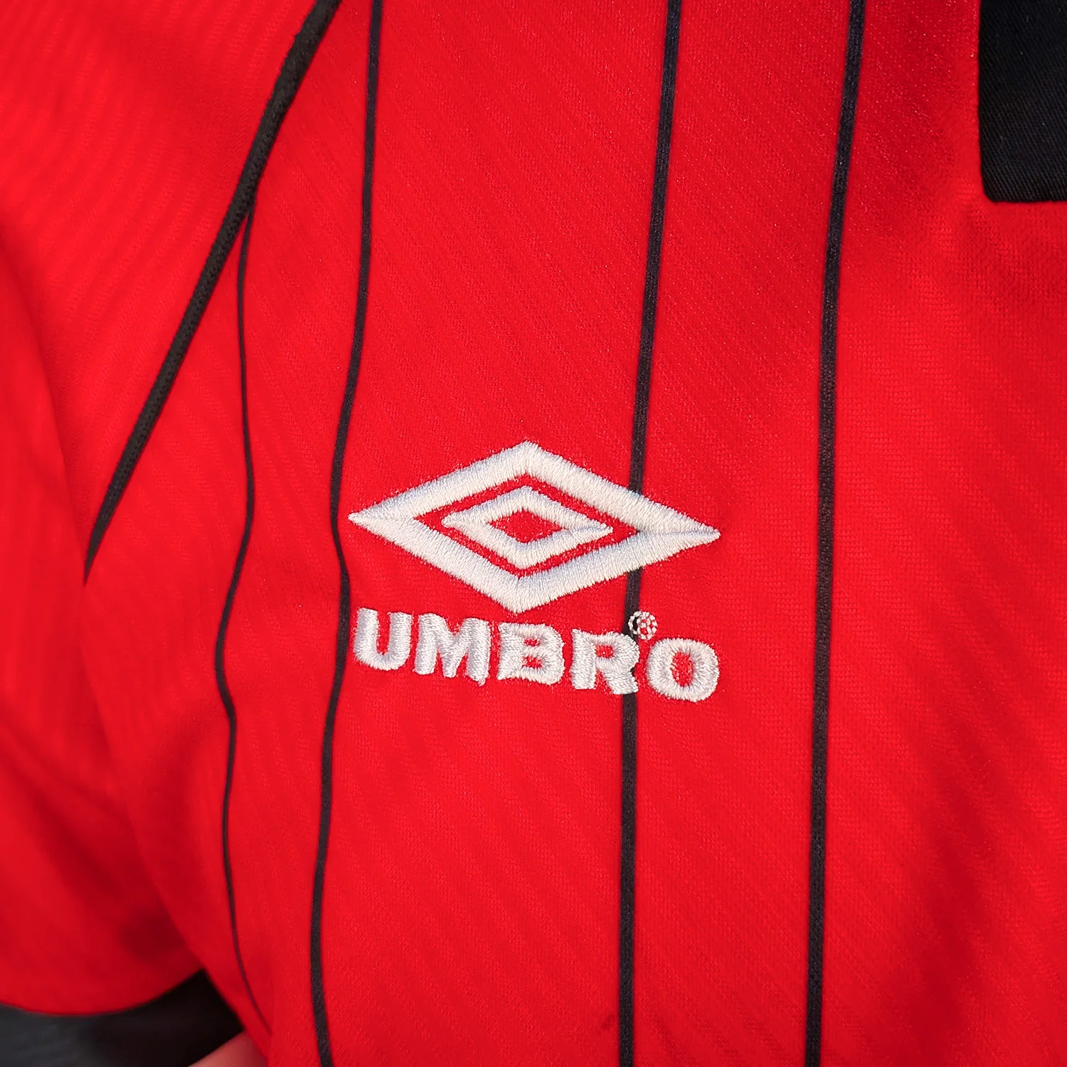 Official Umbro 1993-1995 Away Shirt - Image 7